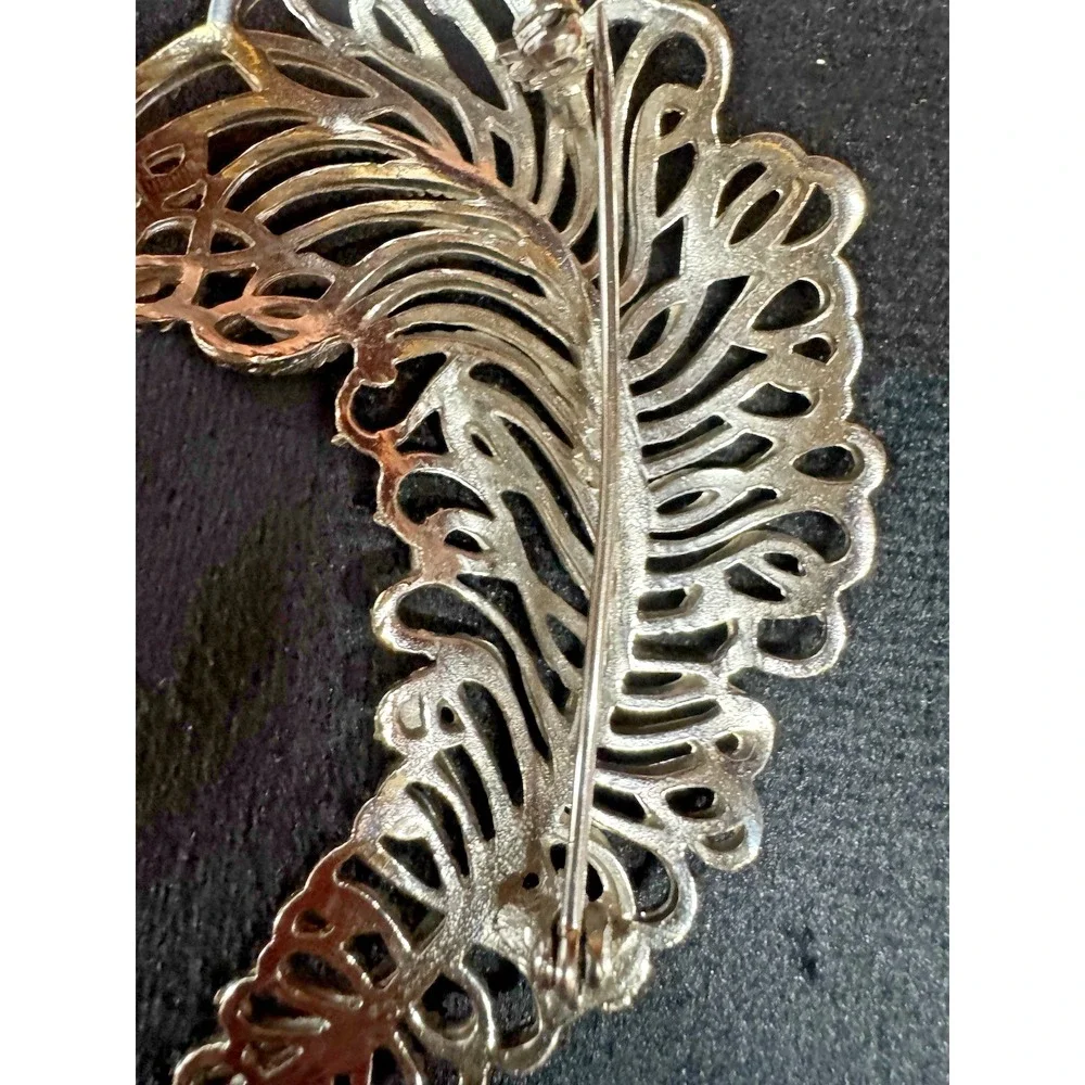 Vintage Silver Tone Brooch Curved Feather Leaf Filigree Pin